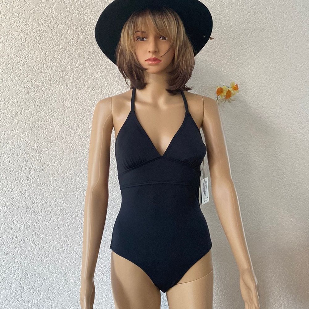 NWT CARVE Designs Dahlia one piece 🌸